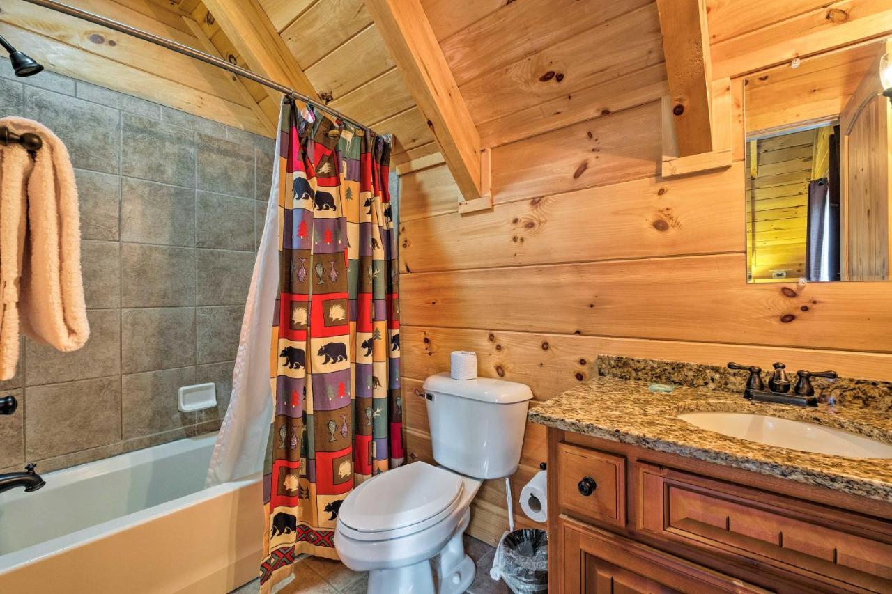 Pigeon Forge Cabin With Brand New Hot Tub And Views! Villa Sevierville Esterno foto