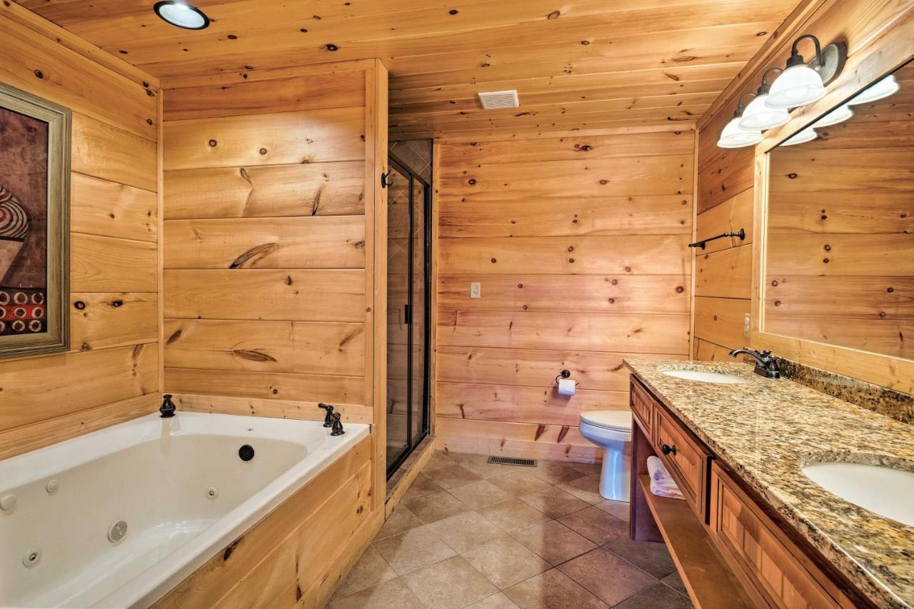 Pigeon Forge Cabin With Brand New Hot Tub And Views! Villa Sevierville Esterno foto