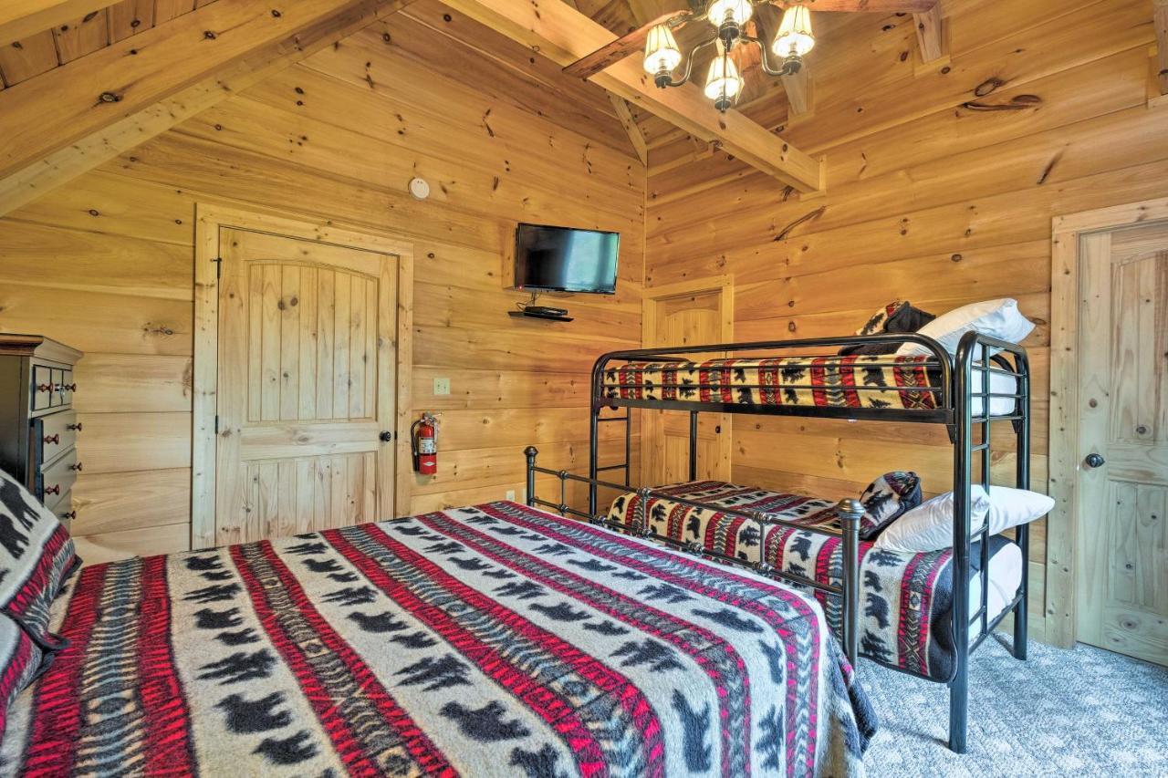 Pigeon Forge Cabin With Brand New Hot Tub And Views! Villa Sevierville Esterno foto